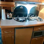 مكان تخييم Komfort-caravan Mit Vorzelt *