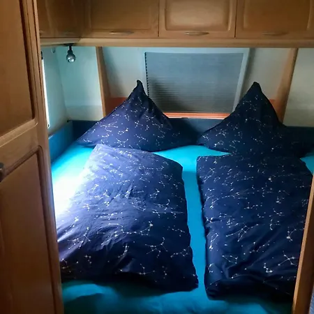 Komfort-caravan Mit Vorzelt * Loitz