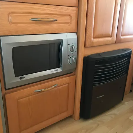 Komfort-caravan Mit Vorzelt Loitz