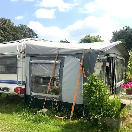 Komfort-caravan Mit Vorzelt Camping Loitz